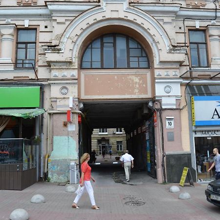 Hostel Kreschatik Kiev Exterior photo