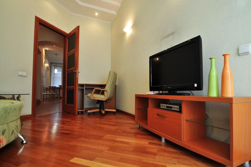 Hostel Kreschatik Kiev Exterior photo