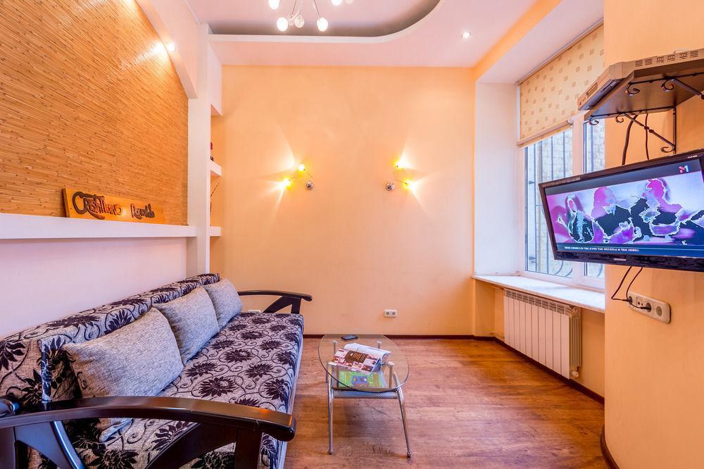 Hostel Kreschatik Kiev Exterior photo
