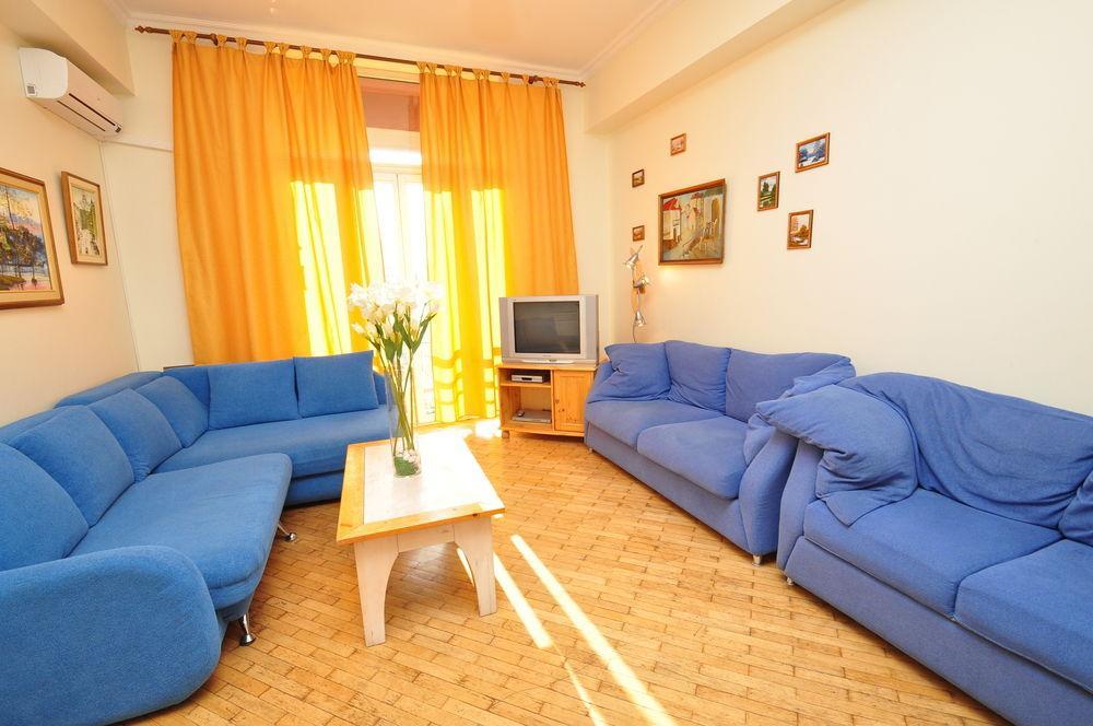 Hostel Kreschatik Kiev Exterior photo