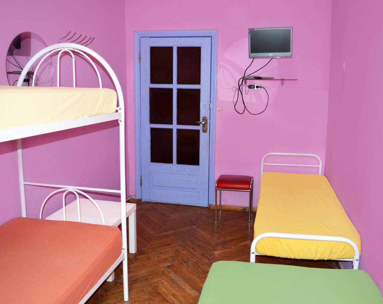 Hostel Kreschatik Kiev Exterior photo